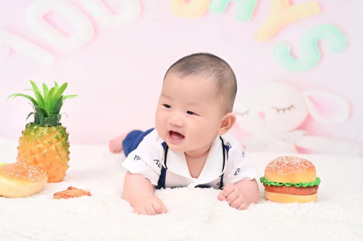 顺德宝宝在妈妈肚子里